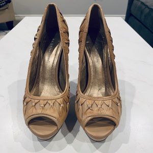 WORN ONCE! BCBG Generation size 7.5 leather pumps